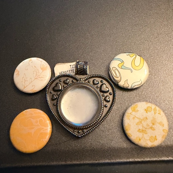 Magnabilities Heart Hematite Pendant With Magnetic Inserts - Picture 2 of 5